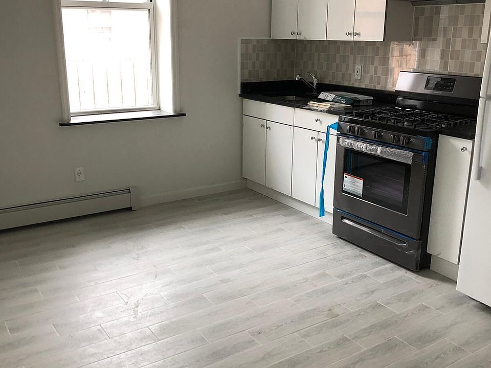 1st image of 11523 218th St #1