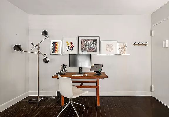 3rd image of 87 Saint Marks Pl APT A