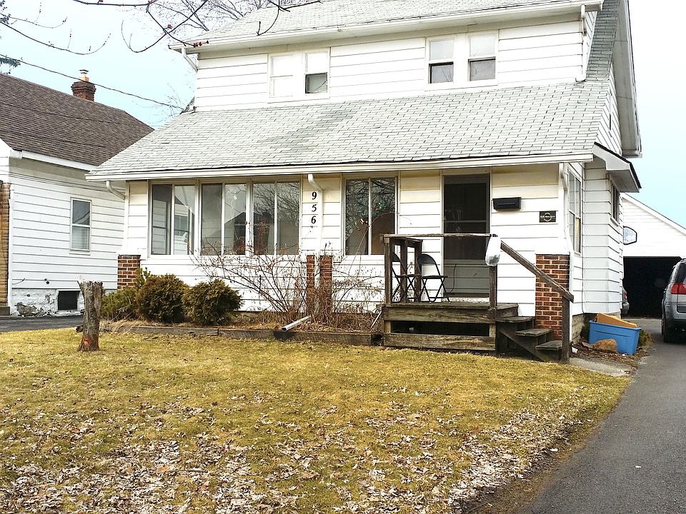 1st image of 956 E Boston Ave