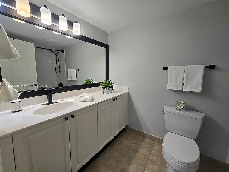 888 S Douglas Rd #605 — Photo 14