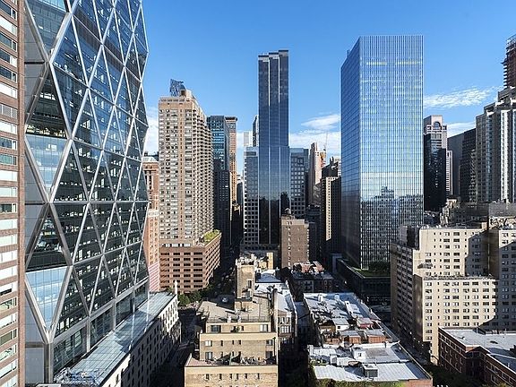 4th image of 330 W 56th St APT 25M