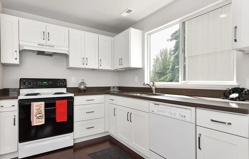 3 bed, 1750 sqft, $2,400 — Photo 4