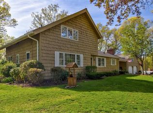 42 Oakcliff Rd, Middletown, CT 06457