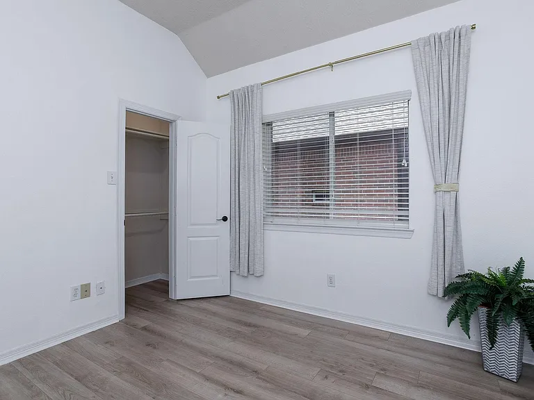 28610 Hidden Cove Dr — Photo 16