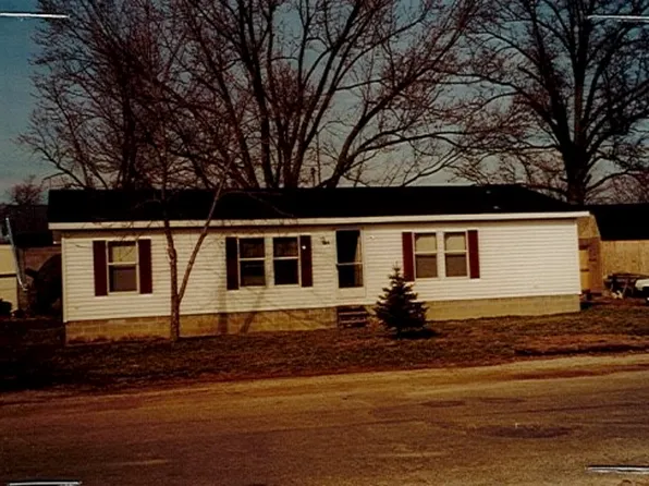 100 E Main St, Willow Hill, IL 62480