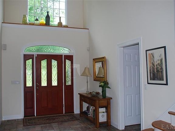 4th image of 10 Sunderland Ln