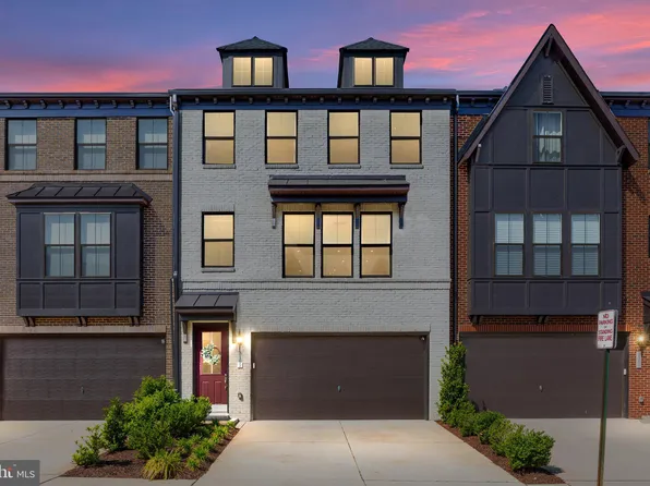 8102 Zoe Pl, Alexandria, VA 22306