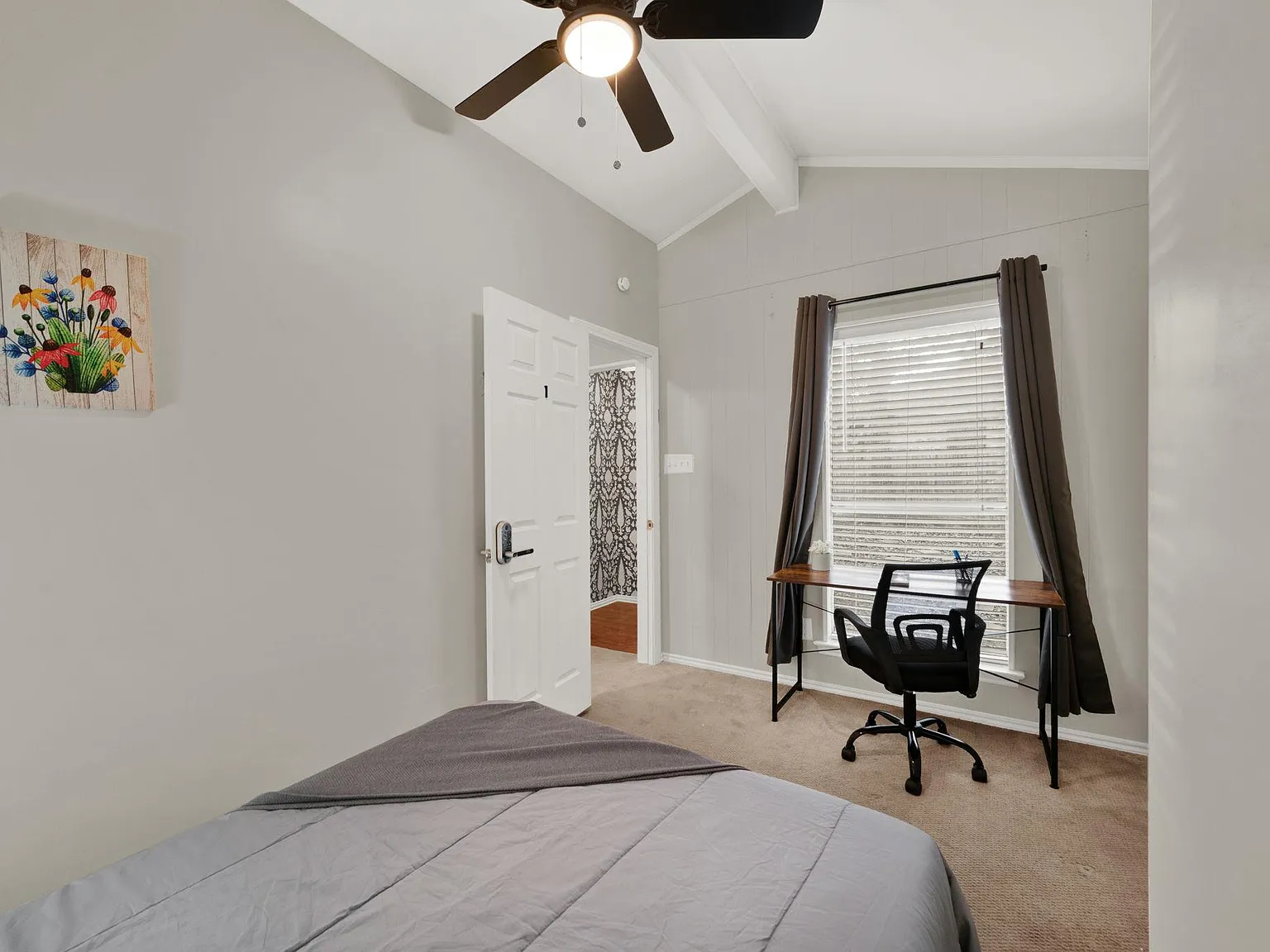 4 bed, 2.0 bath, 2182 sqft, $793 — Photo 2