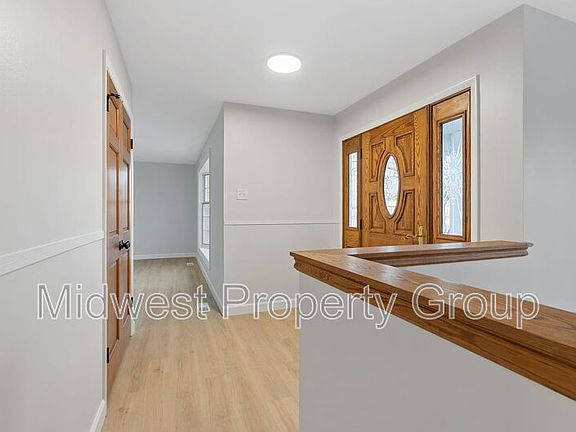 3rd image of 3325 Hermoso Dr