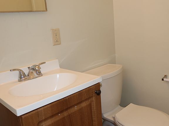 2nd image of 5613 Riverton Ave Unit 1/2
