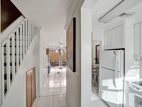 3rd image of 4129 NE 21st Terrace