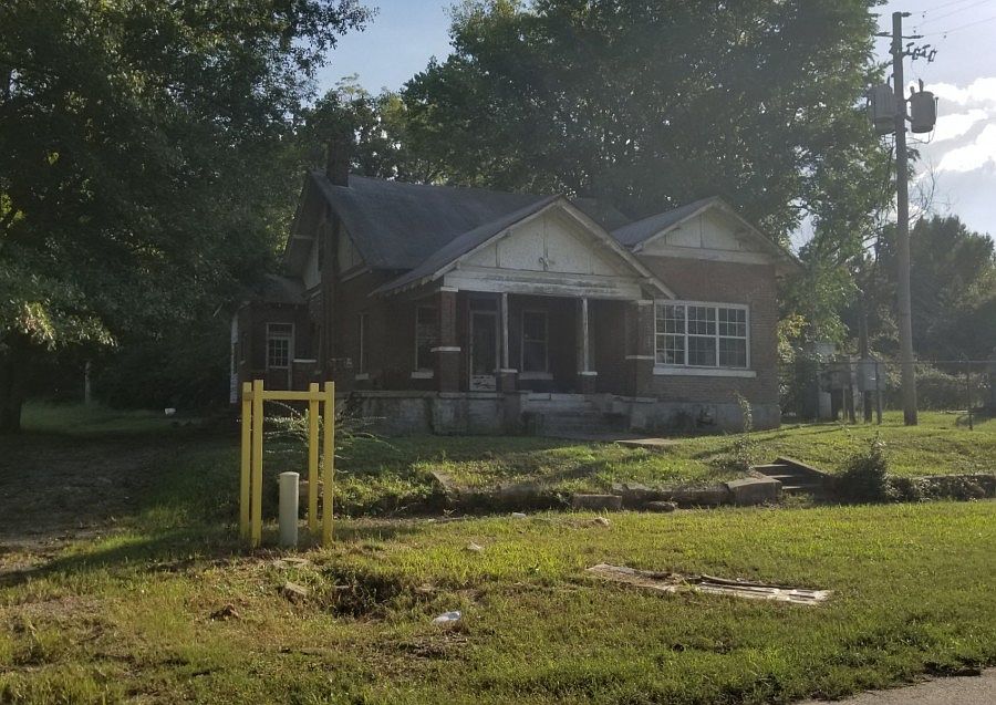 2nd image of 1714 W 2nd Ave