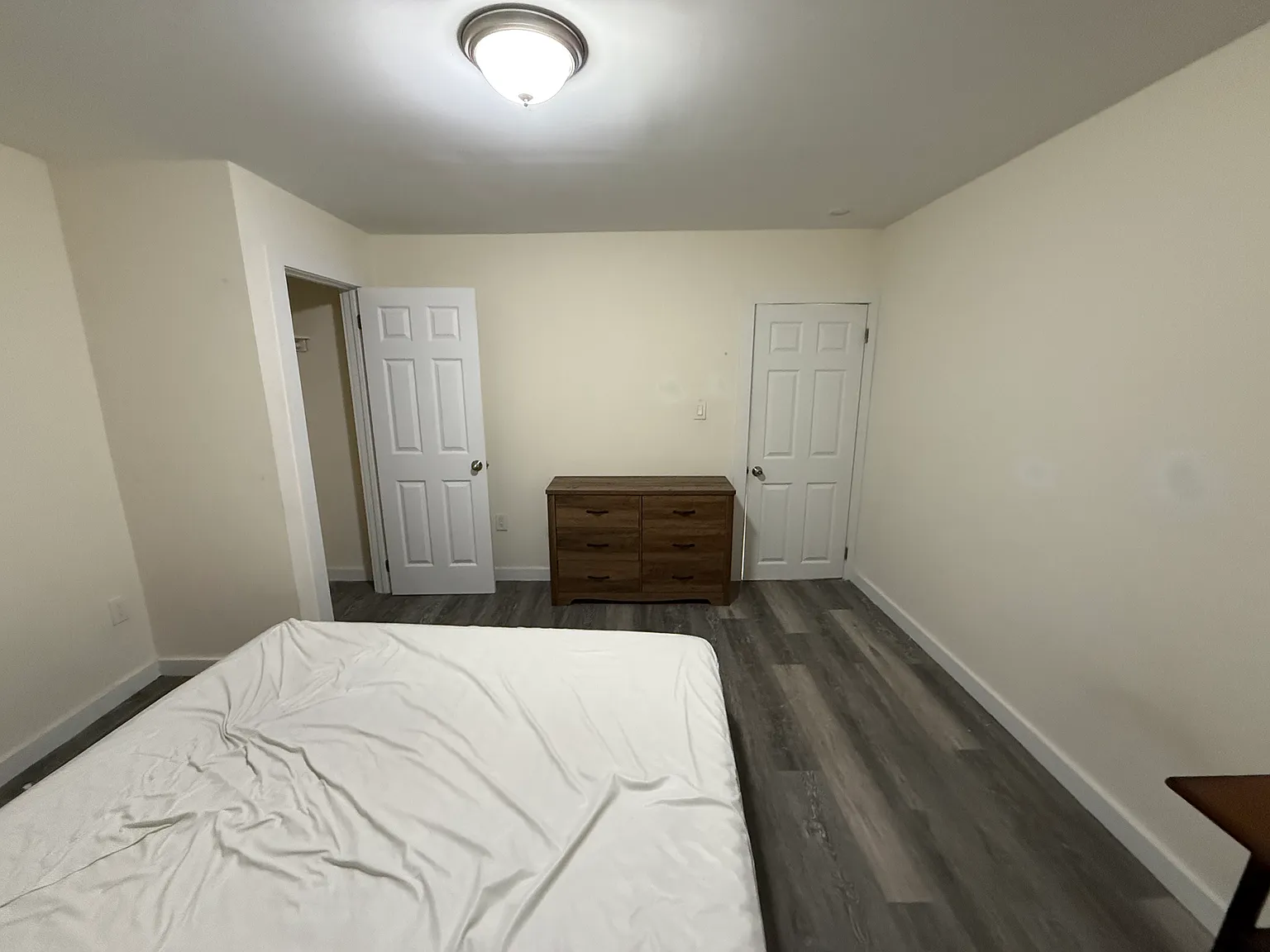 5 bed, 2254 sqft, $600 — Photo 4