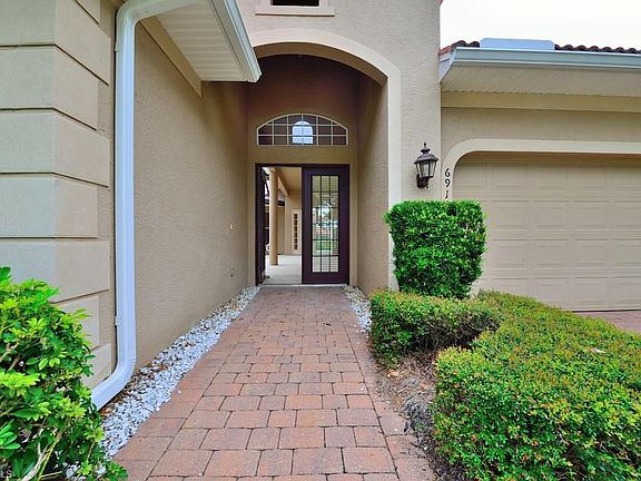 2nd image of 6913 Bent Grass Dr