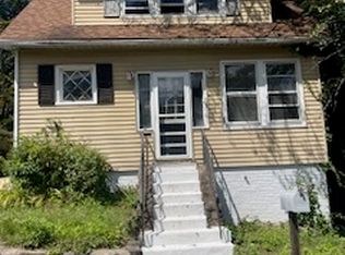 33 Orange Ter, West Haven, CT 06516