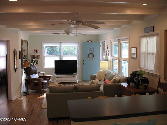 5th image of 313 E Brown Street Unit A