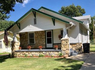 1206 N 4th St, Arkansas City, KS 67005