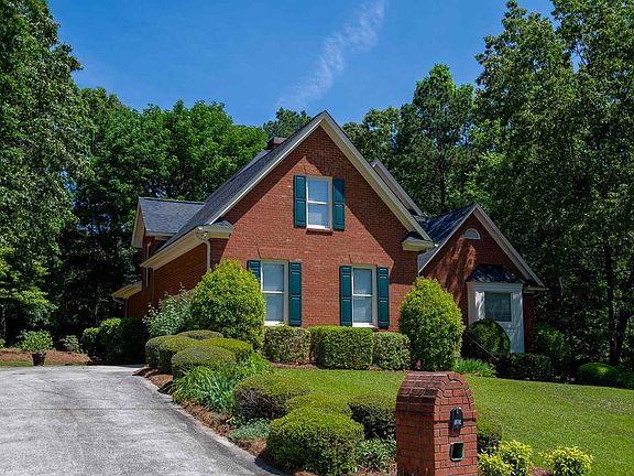 3rd image of 149 Char Oak Dr