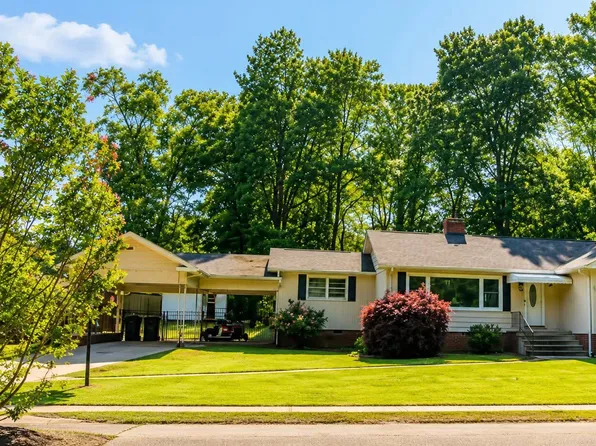 203 Tremont Dr, Burlington, NC 27215