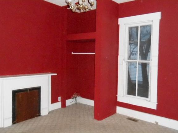3rd image of 221 W Locust St