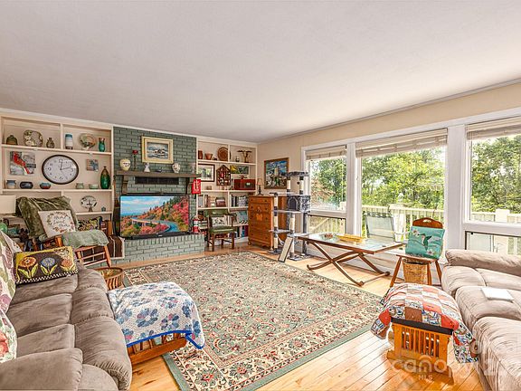 5th image of 1174 Apple Ln