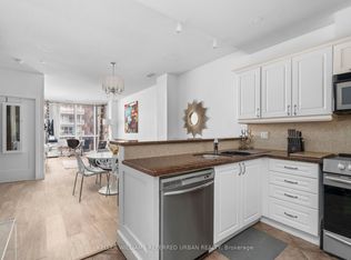 393 King St W #706, Toronto, ON M5V 3G8