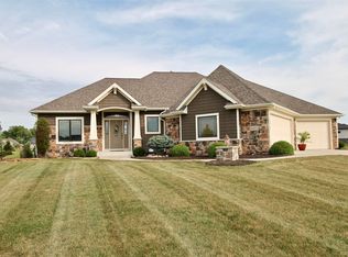 16022 Ballantyne Trl, Huntertown, IN 46748