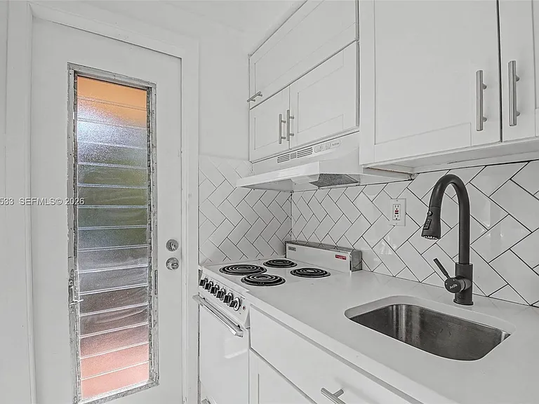 60 NW 79th St #10 — Photo 3