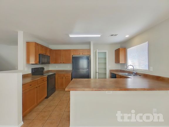 4th image of 10535 W Papago St