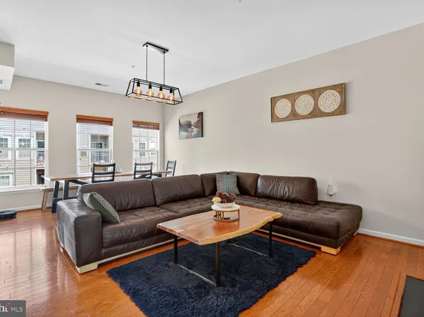 14264 Woven Willow Ln #B, Centreville, VA 20121