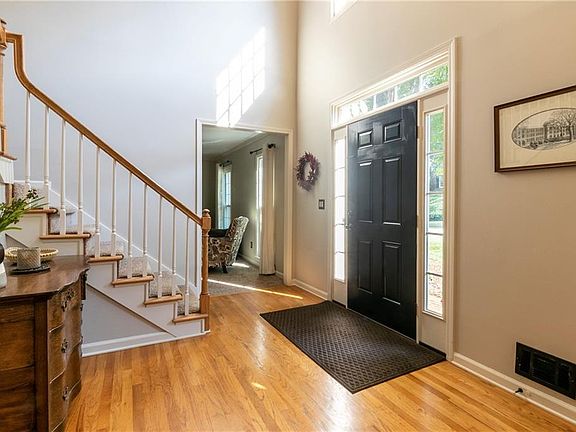 2nd image of 295 Trowbridge Ln