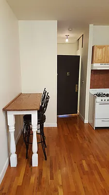 Rented by Rapid Realty Cobble Hill | media 10