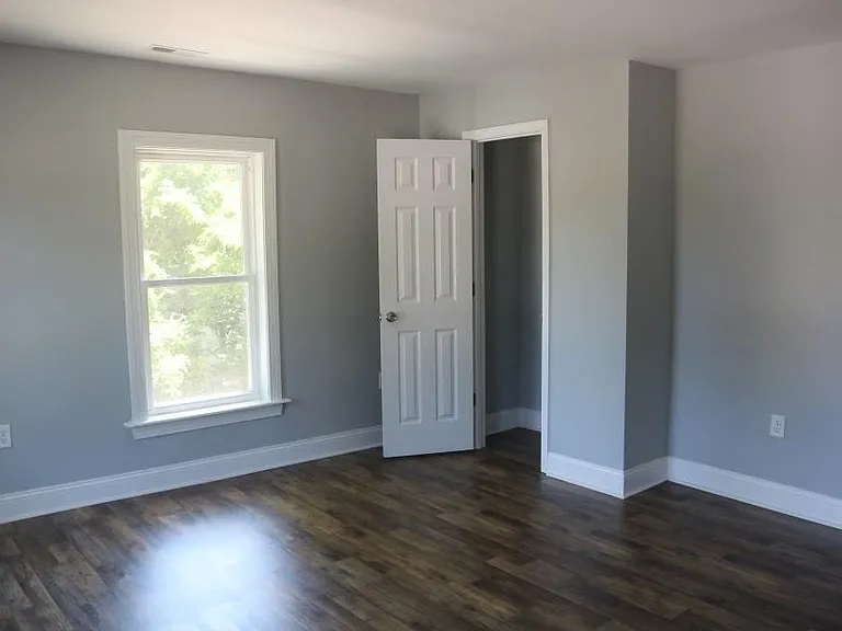 1134 Hinton St — Photo 5