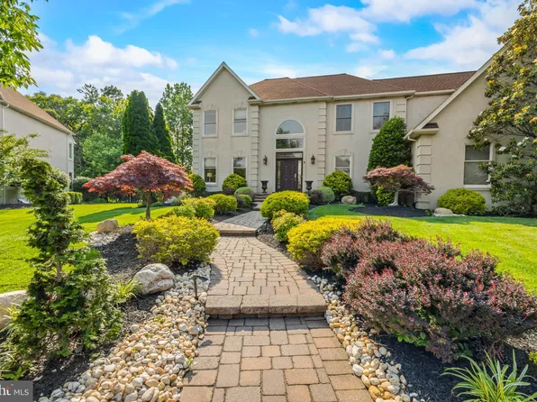 6 Vanessa Ct, Cherry Hill, NJ 08003