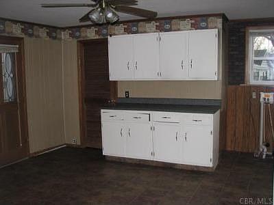 5th image of 1047 Church St