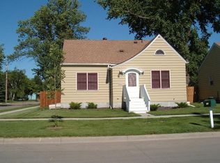 1624 N 6th St, Grand Forks, ND 58203