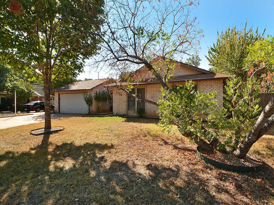 1st image of 2113 Oakridge Dr