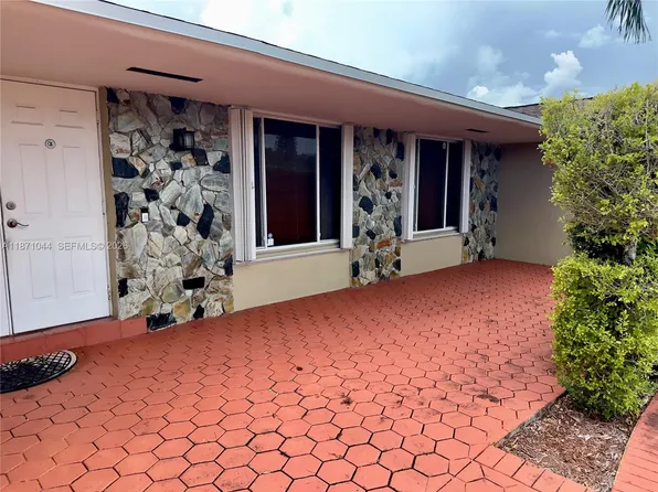 1890 NE 211th Ter, North Miami Beach, FL 33179