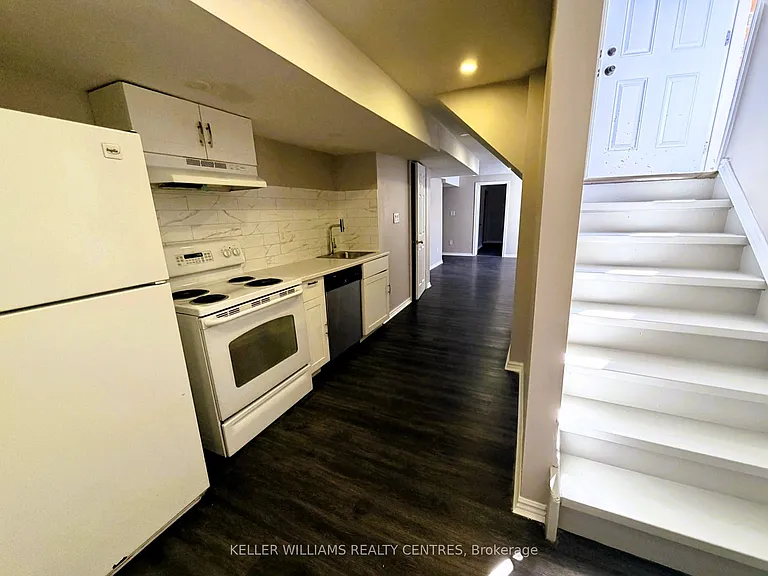 53 Stollar Blvd #LOWER — Photo 3