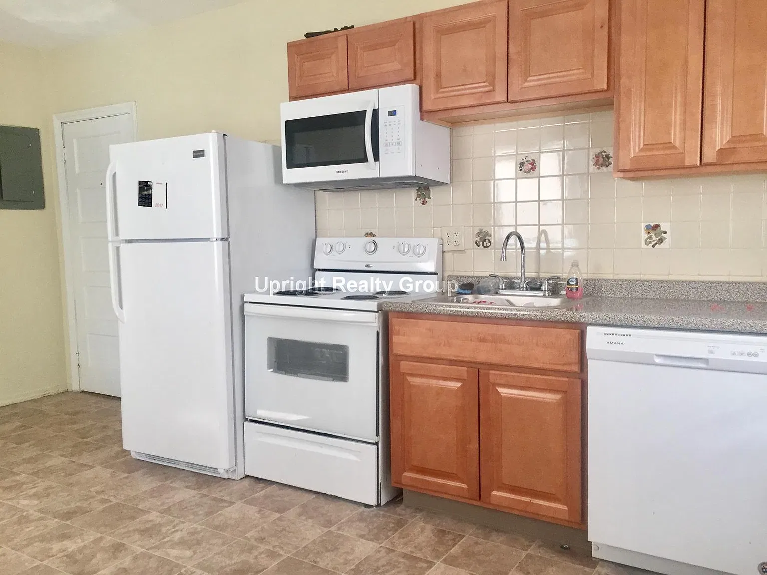 16 Tappan Ave Apartments — Photo 1