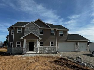 2215 Softwind Rd, Neenah, WI 54956