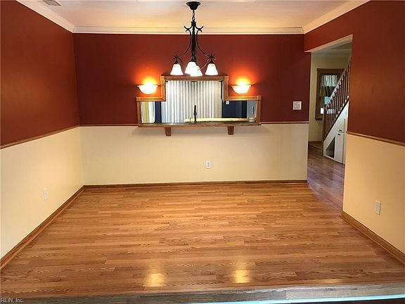 3rd image of 719 Woodbox Dr