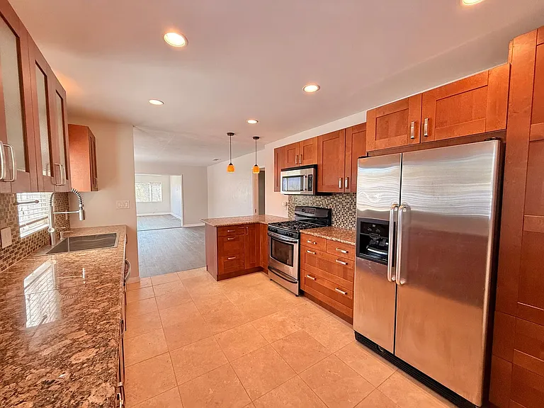 2208 Susan Pl — Photo 5