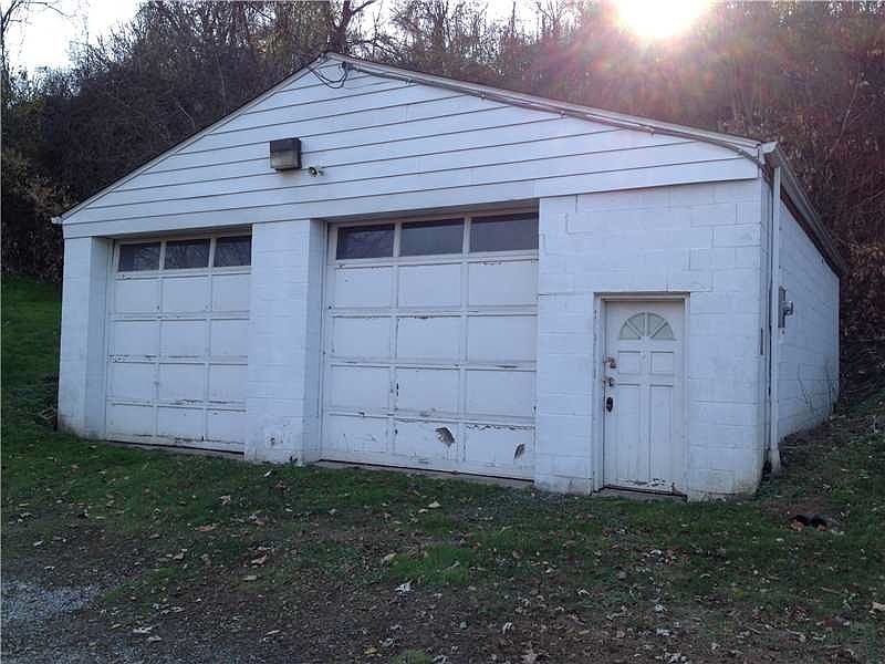 2nd image of 1051 Scotia Hollow Rd