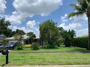 83 Chardon Pl, Naples, FL 34110