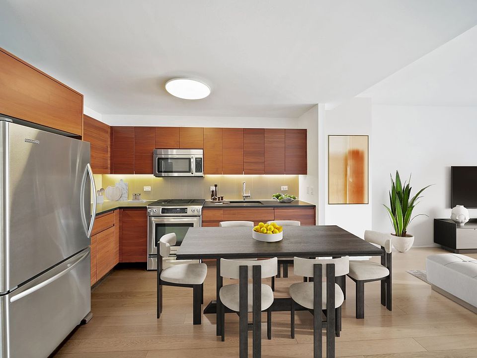 1st image of 550 W 45th St APT 2805