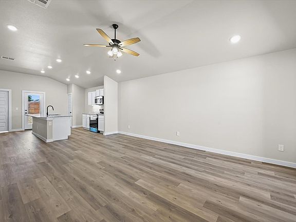 3rd image of 2810 Trenton Ave