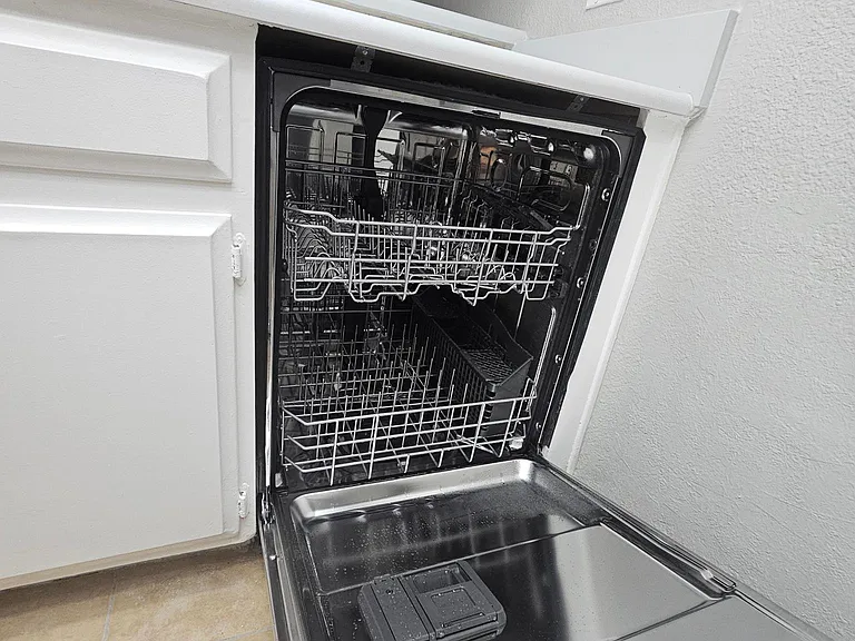 3046 E Marconi Ave #103 — Photo 37