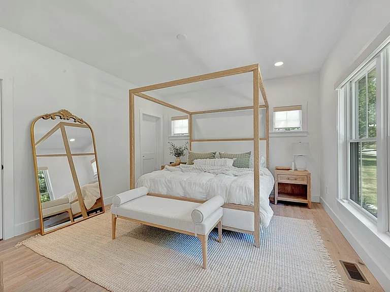 1095 Ryder Farm Ln — Photo 11