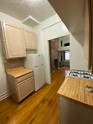 Rented by Peter R. Hungerford, LREB | media 24